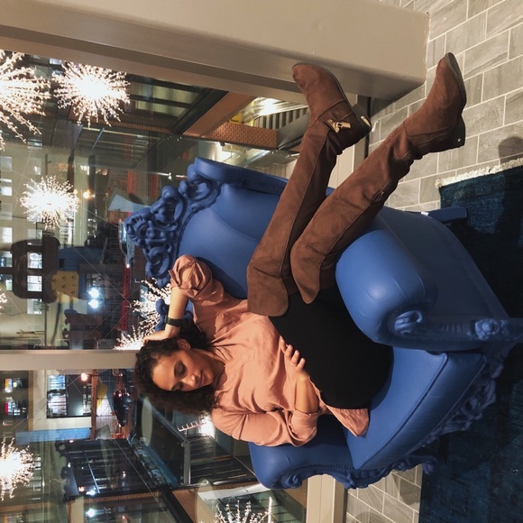 Meet your Posher, Chelsea - Picture 1 of 2